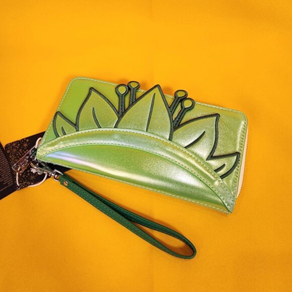 Loungefly Disney Princess & The Frog Tiana Crown Iridescent Wristlet Wallet NEW - Picture 7 of 12
